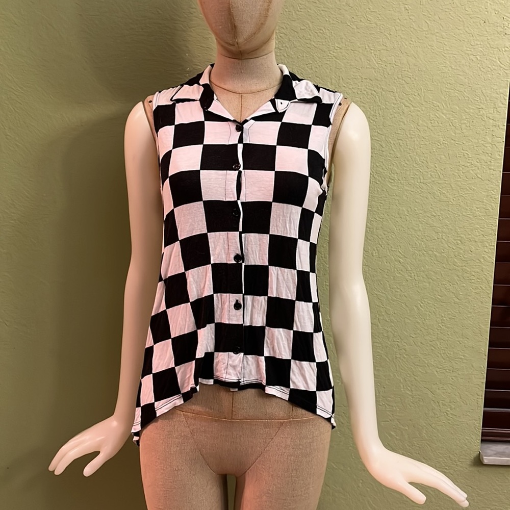 Checkered top